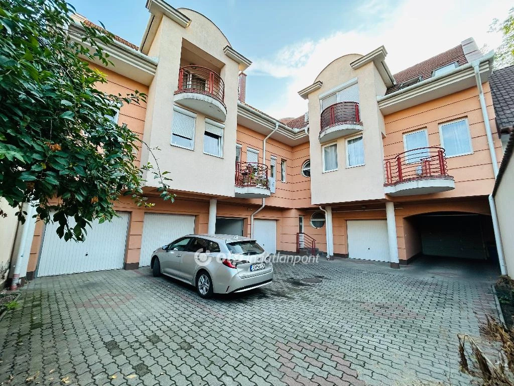 Eladó téglalakás, Debrecen, Belváros