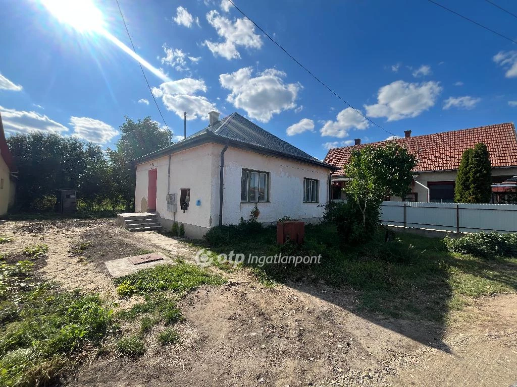 Eladó családi ház, Komádi, Komádi