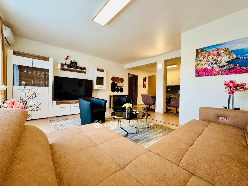 Eladó téglalakás, Debrecen, Belváros