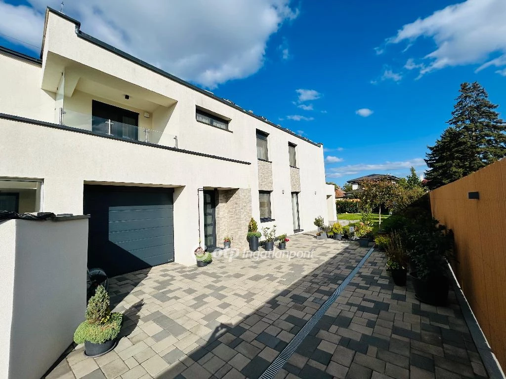 c3-1-name c2-2-name, Debrecen, Csigekert