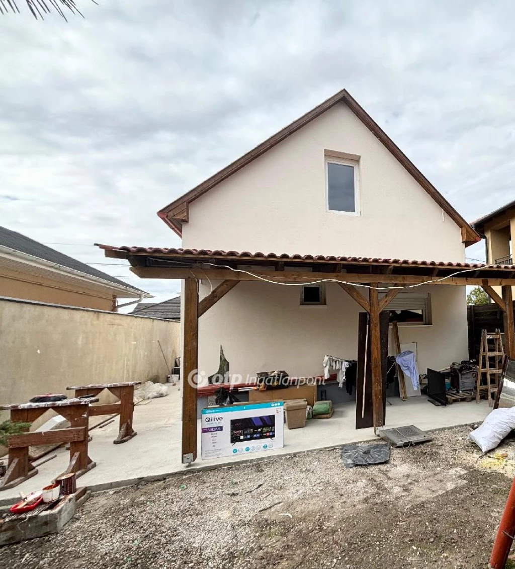 Eladó családi ház, Debrecen, Hatvan utcai kert