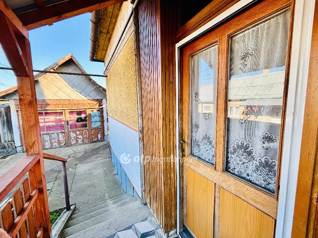 Eladó ikerház, Téglás, Fő utca