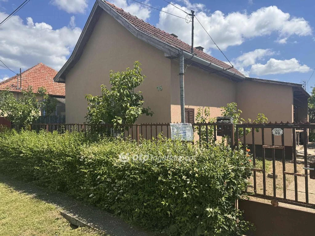 Eladó családi ház, Hosszúpályi, Kertész utca környéke