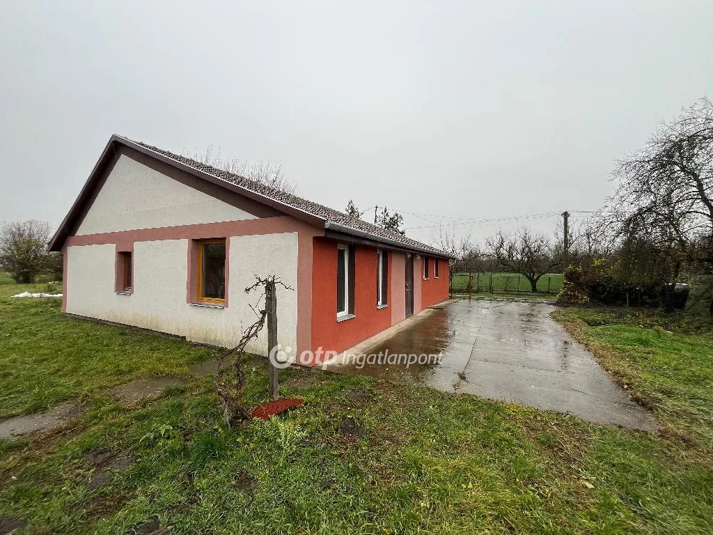 Eladó családi ház, Biharugra, Biharugra