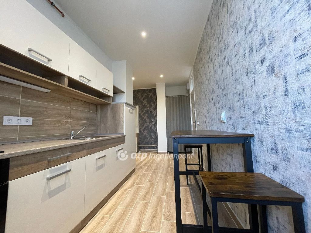 Eladó téglalakás, Debrecen, Dobozi lakótelep