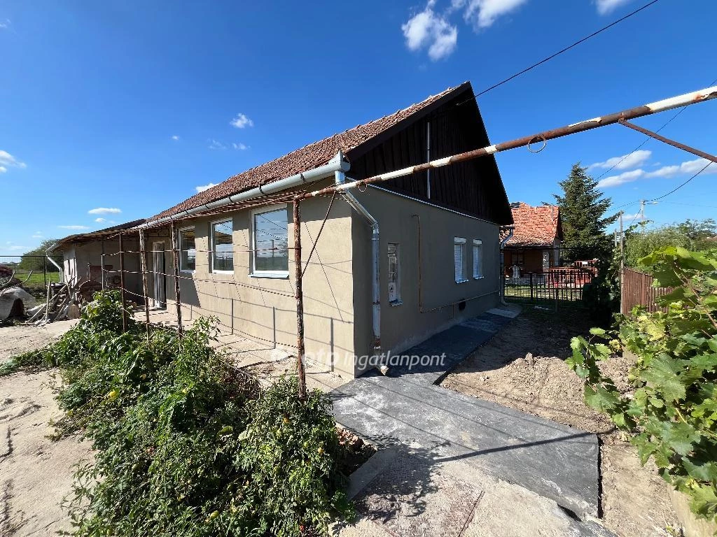 Eladó családi ház, Zsáka, Zsáka