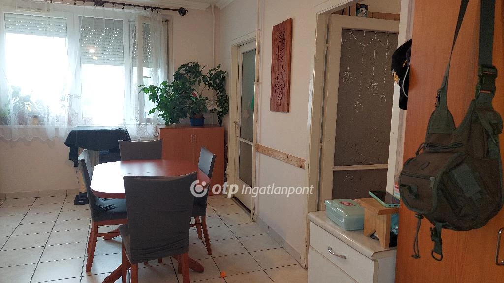 Eladó panellakás, Debrecen, Tócóskert