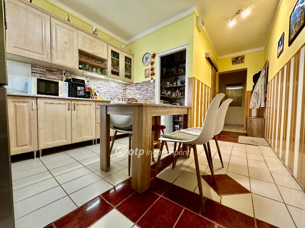 c3-1-name c2-19-name, Debrecen, Füredi kapu