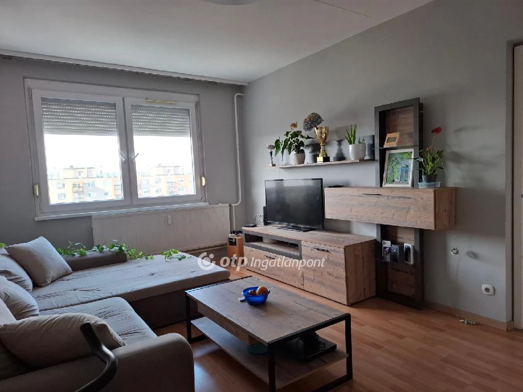 c3-1-name c2-20-name, Debrecen, Újkert