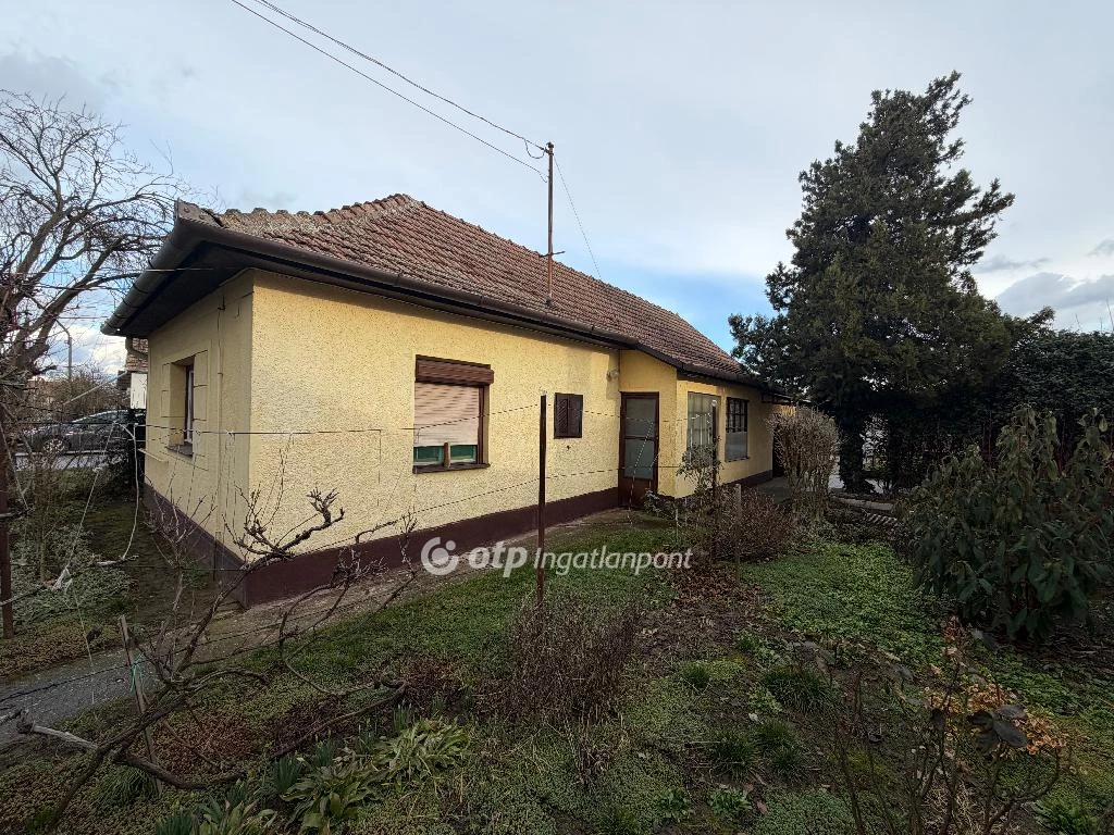 Eladó családi ház, Berettyóújfalu, Jegyzőkert