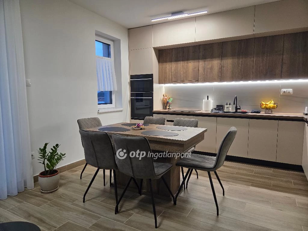 c3-2-name c2-19-name, Debrecen, Homokkert