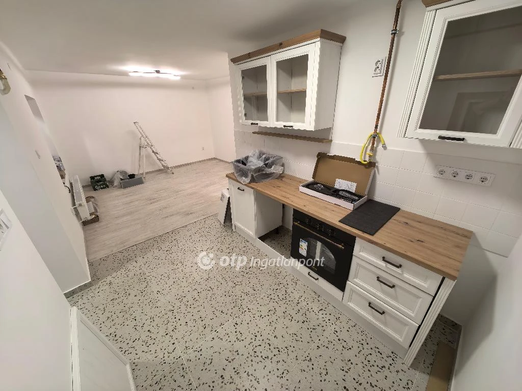 c3-1-name c2-5-name, Debrecen, Homokkert