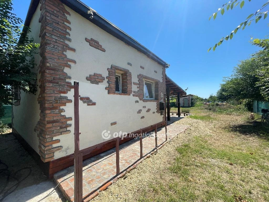 c3-1-name c2-1-name, Hajdúsámson, Martinka