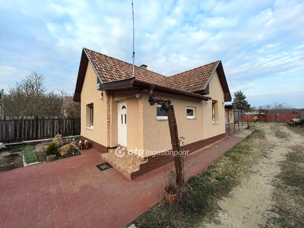 c3-1-name c2-1-name, Hajdúsámson, Arpad ut