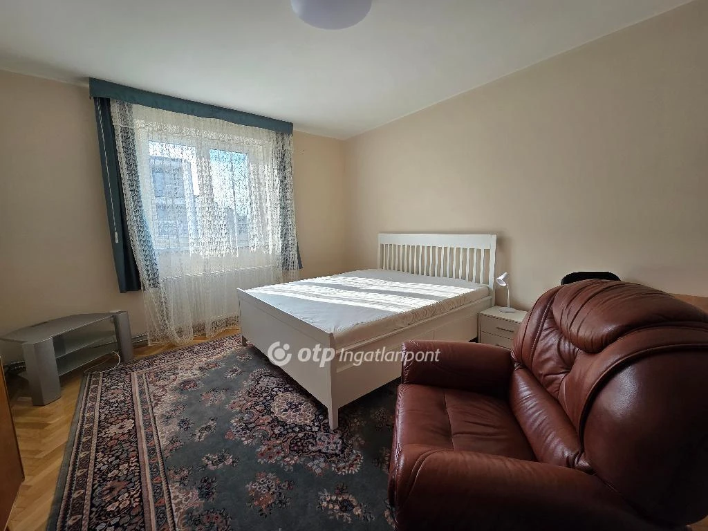 c3-2-name c2-19-name, Debrecen, Nagyerdő