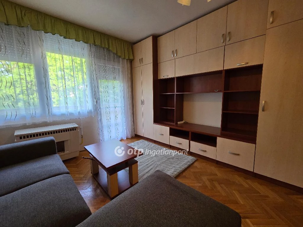 c3-2-name c2-19-name, Debrecen, Nagyerdő