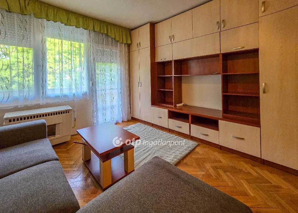 c3-2-name c2-19-name, Debrecen, Nagyerdő