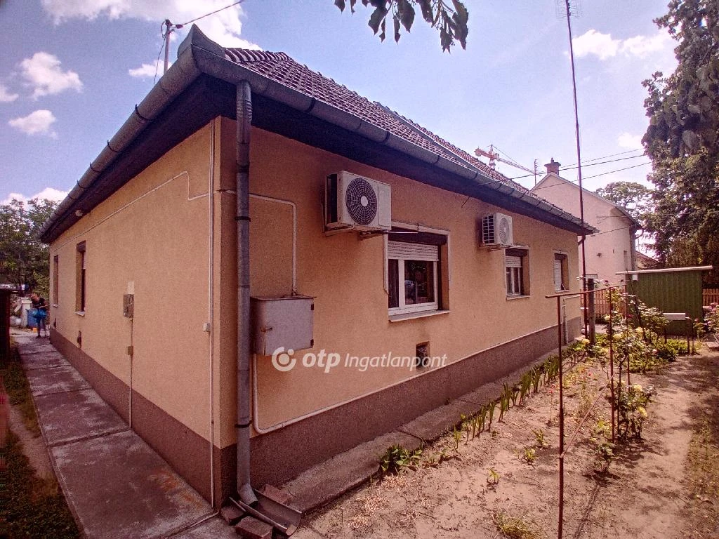 c3-1-name c2-1-name, Debrecen, Belváros