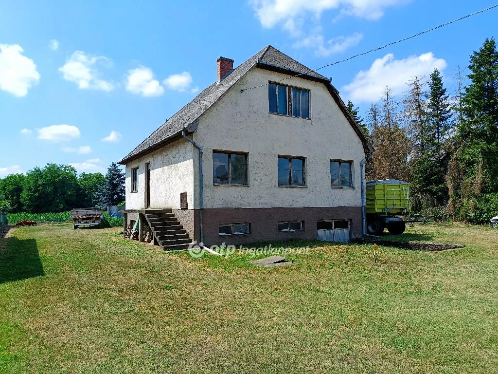 Eladó családi ház, Balkány, Kertváros
