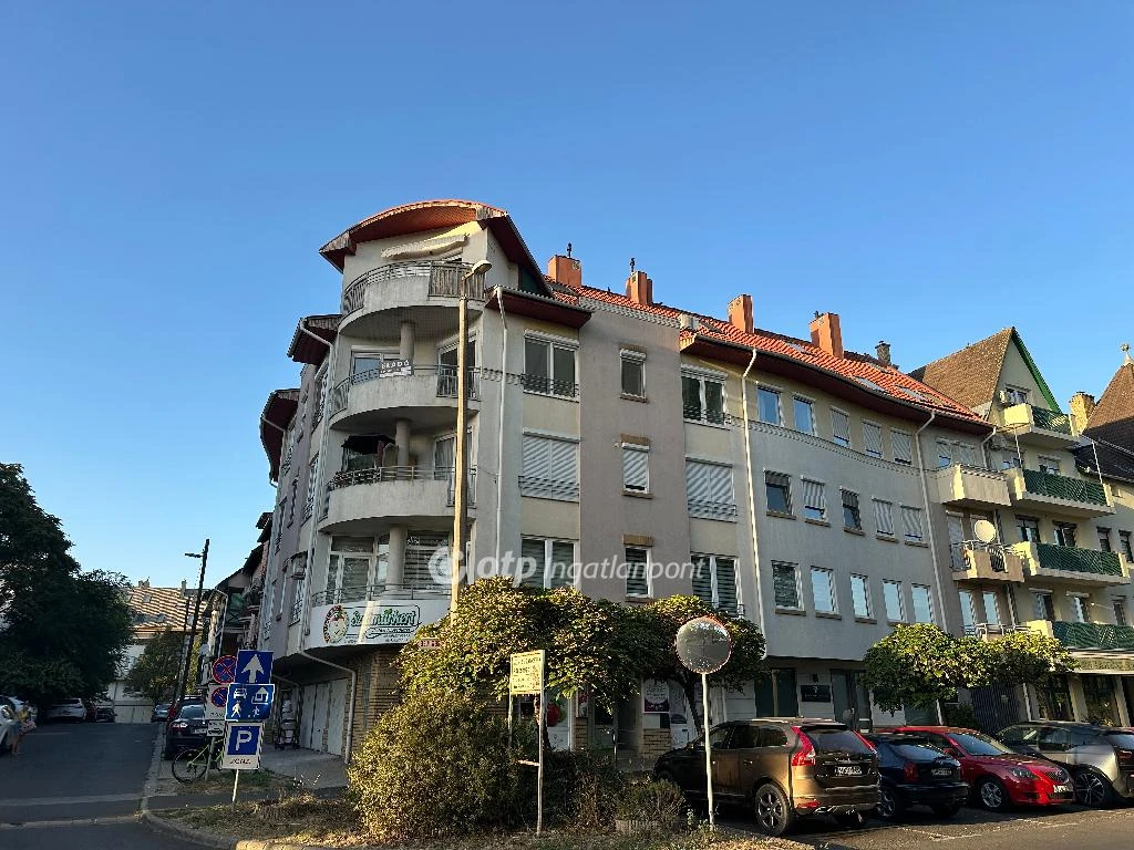 Eladó téglalakás, Nyíregyháza, Belváros