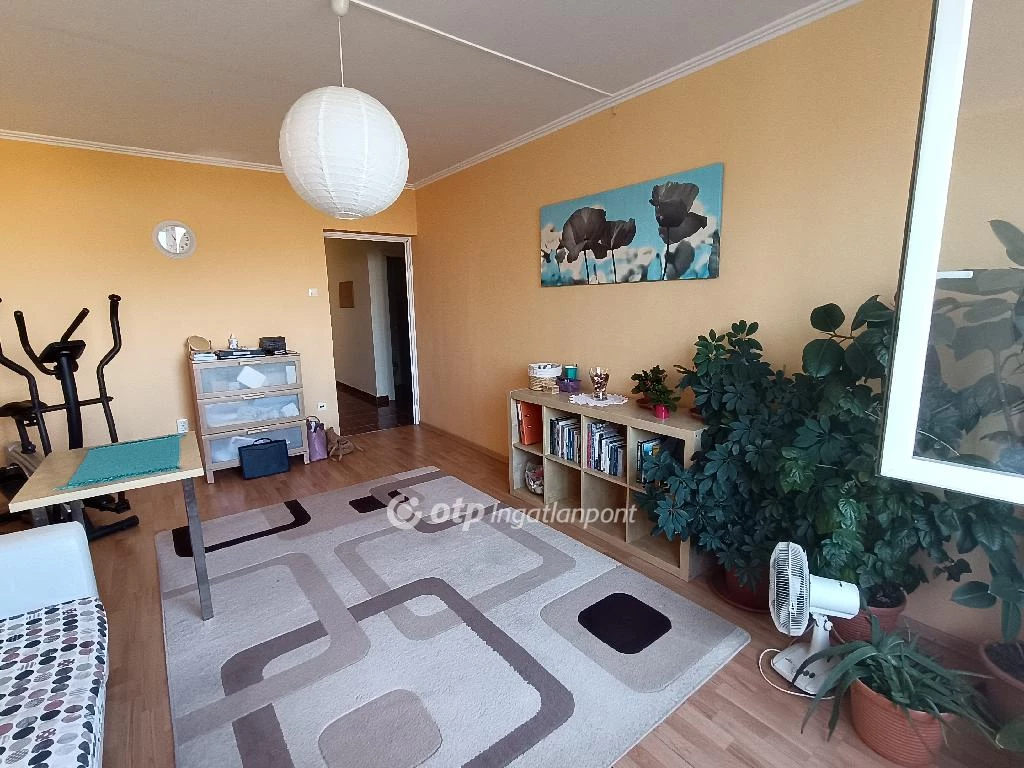 For sale panel flat, Budapest X. kerület, Szent László tér