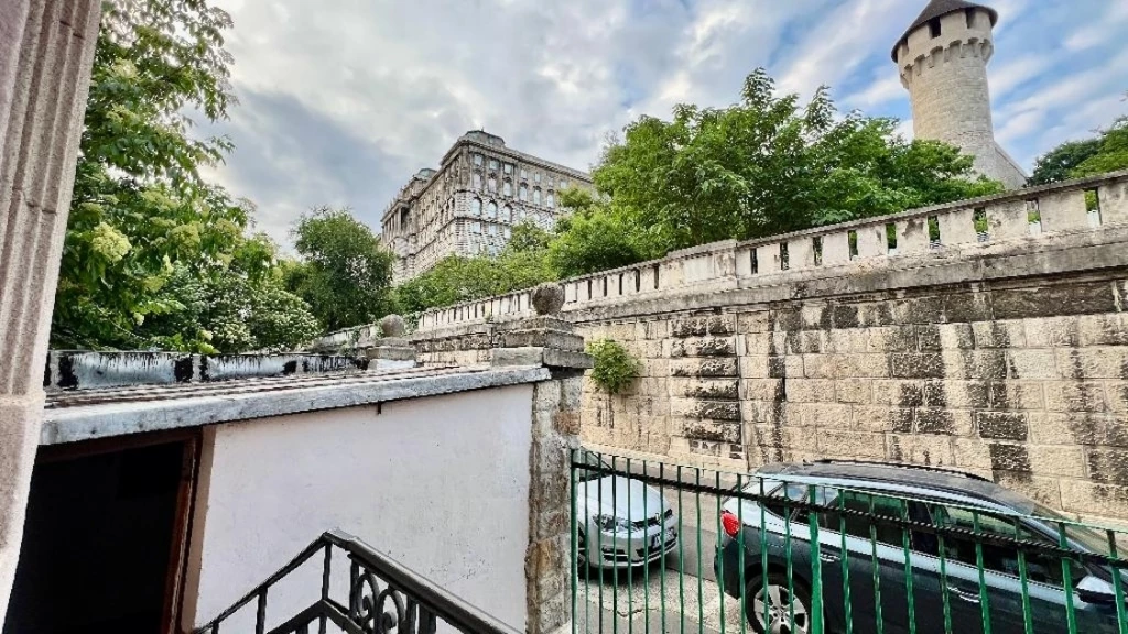 For sale brick flat, Budapest I. kerület, Tabán