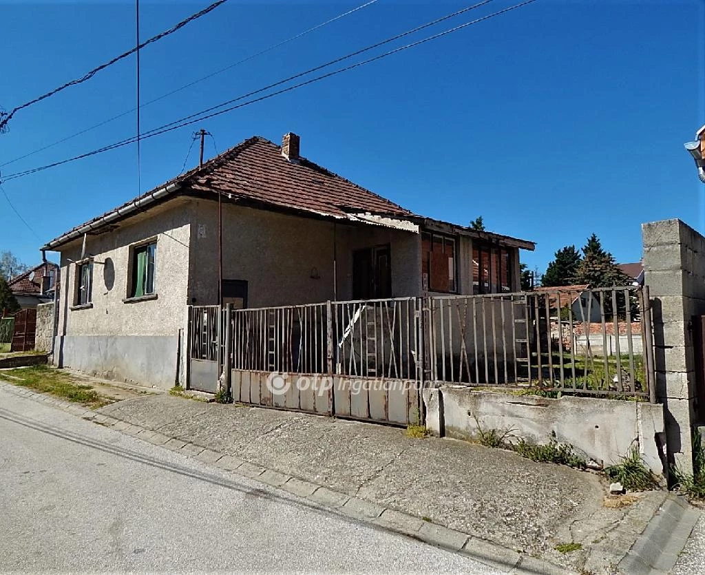 For sale part of a house property, Pilisvörösvár, Dózsa György utca