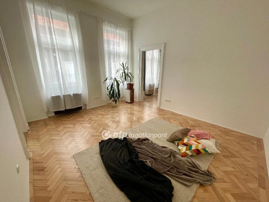 Eladó Lakás, Budapest 8. ker.