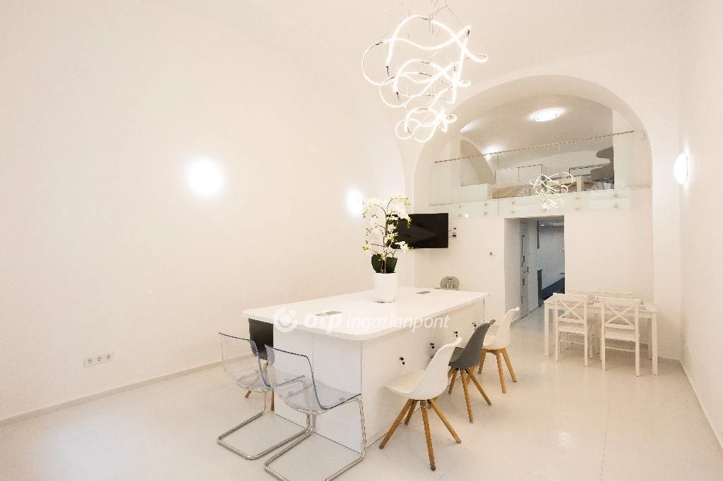 For sale brick flat, Budapest V. kerület, Belváros