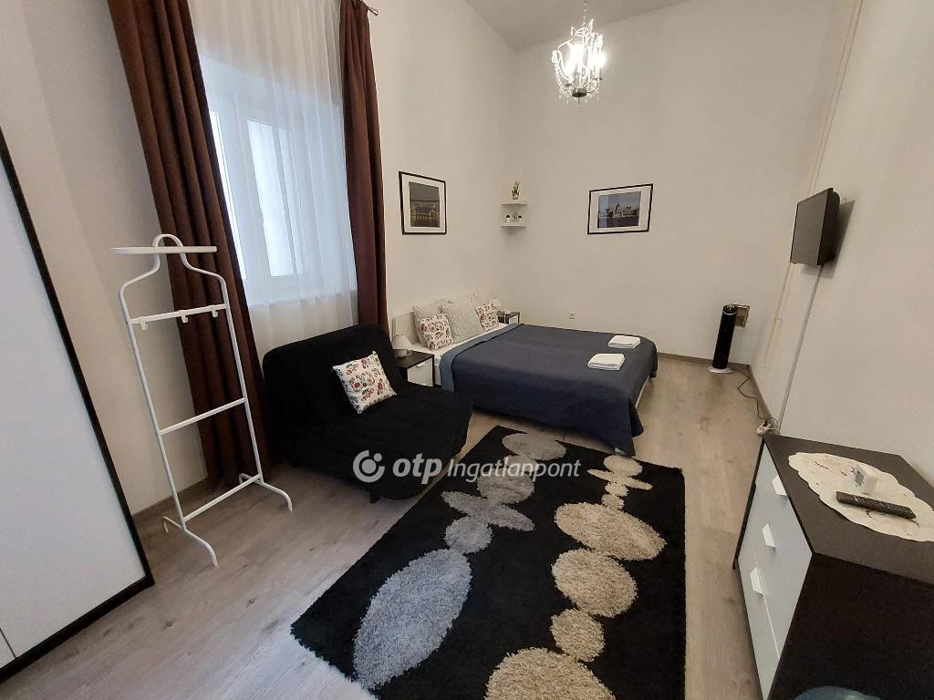 For sale brick flat, Budapest V. kerület, Duna-part