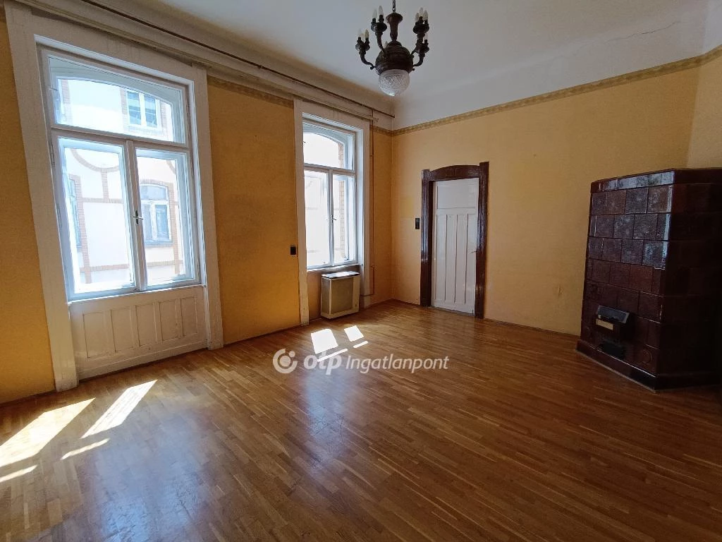 For sale brick flat, Budapest VI. kerület, Diplomatanegyed