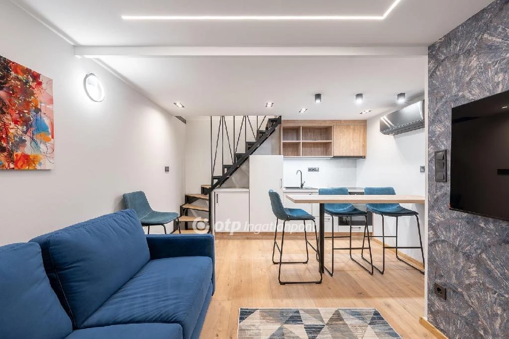 For sale brick flat, Budapest VIII. kerület, Horváth Mihály tér