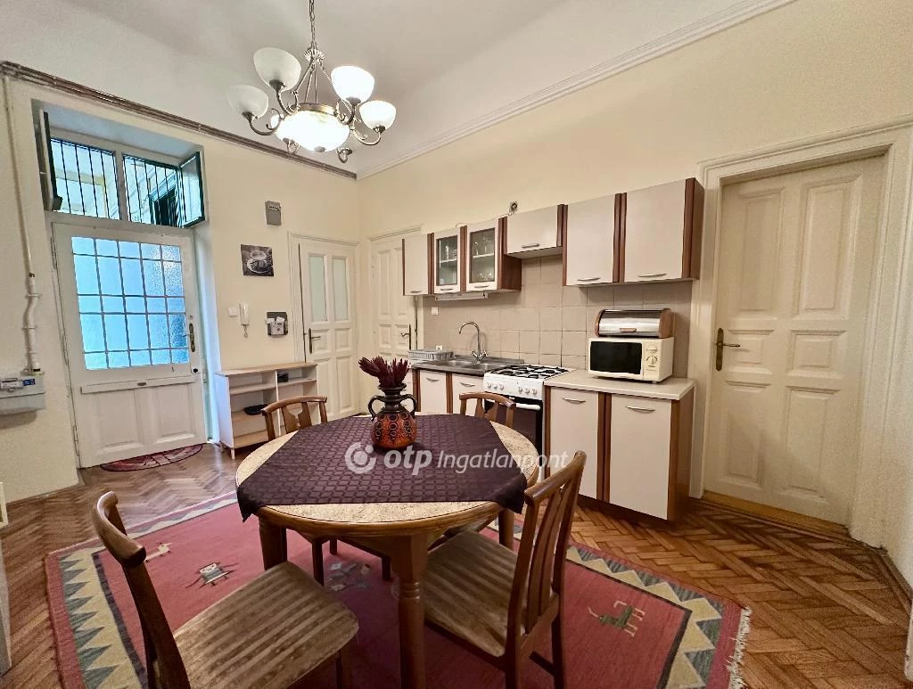Eladó Lakás, Budapest 8. ker.