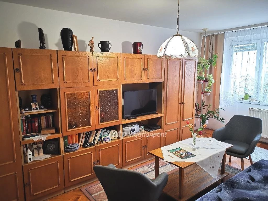 Eladó Lakás, Budapest 3. ker.