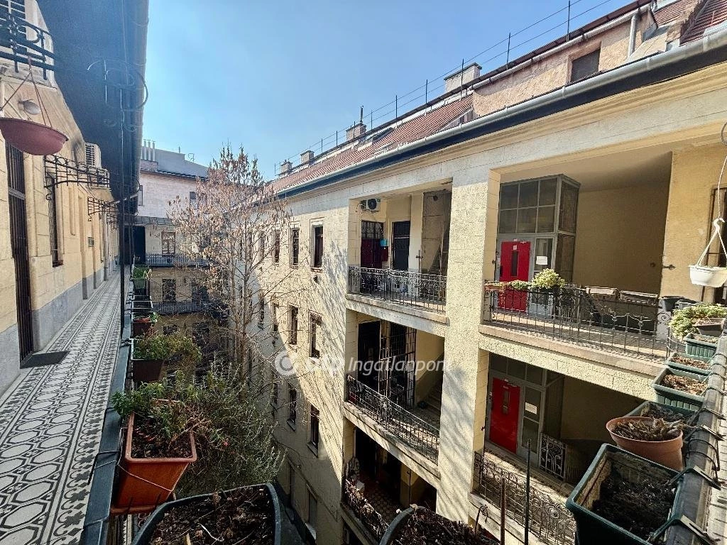 For sale brick flat, Budapest IX. kerület, Ferencváros