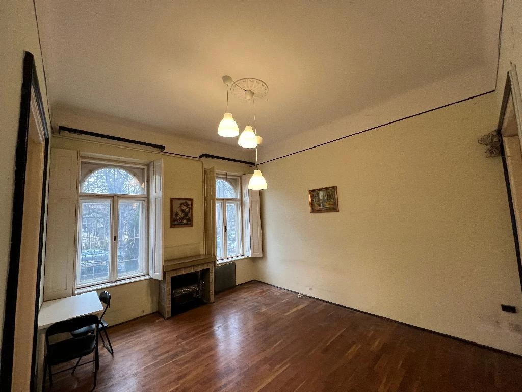 For sale brick flat, Budapest VI. kerület, Nagykörúton kívüli terület