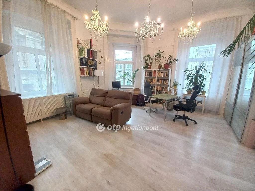 Eladó Lakás, Budapest 8. ker.