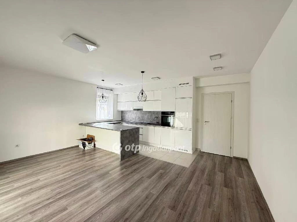 For sale brick flat, Budapest IX. kerület, Balázs Béla utca