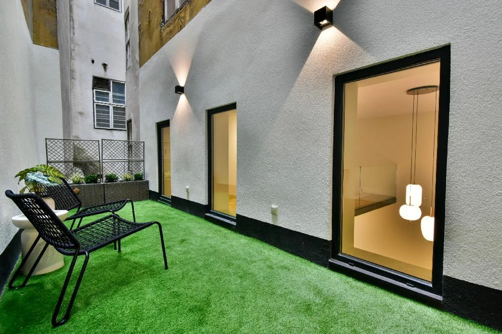 c3-1-name c2-19-name, Budapest V. kerület, Belváros