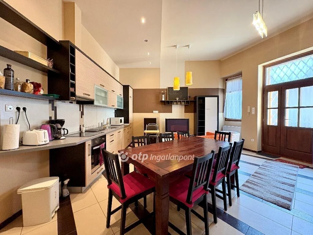 Eladó Lakás, Budapest 8. ker.