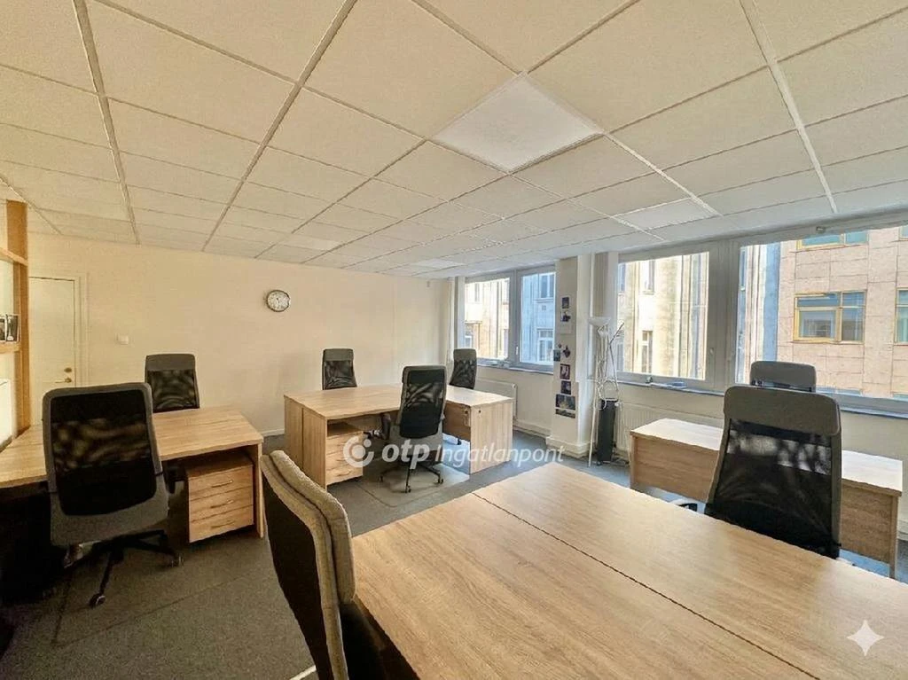 c3-1-name c2-68-name, Budapest XIII. kerület, Radnóti Miklós utca