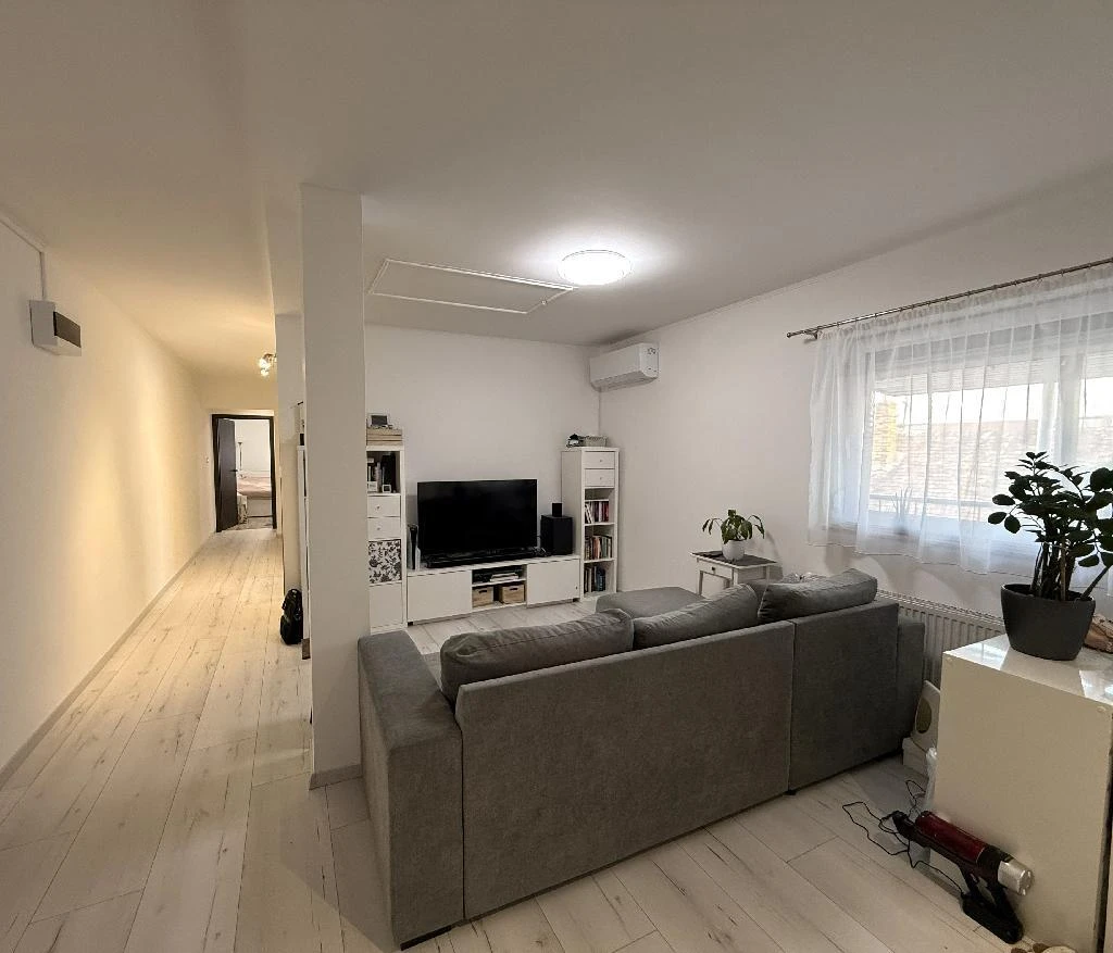 Eladó Lakás, Budaörs