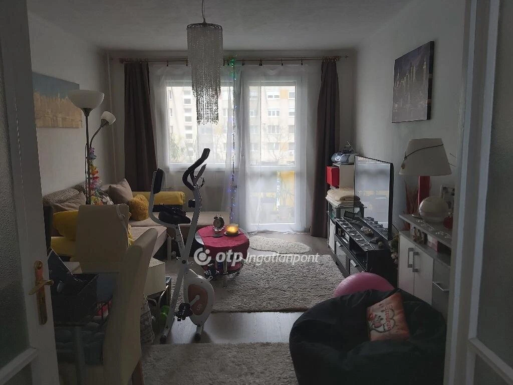 Eladó Lakás, Budapest 15. ker.