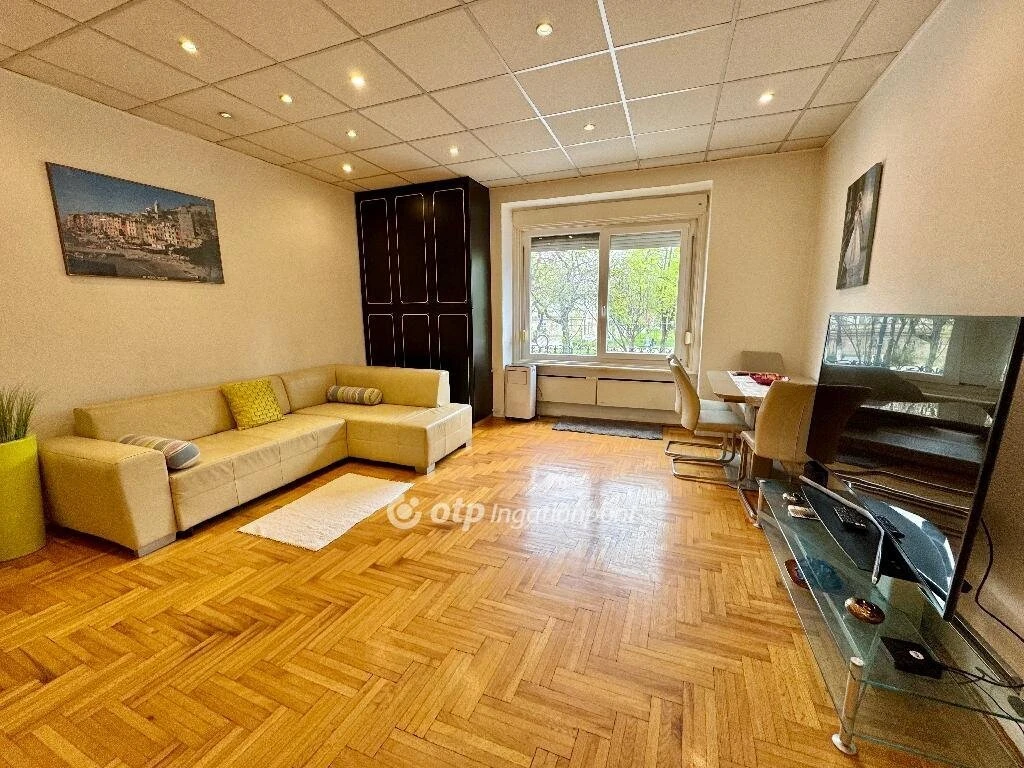 c3-1-name c2-19-name, Budapest V. kerület, Belváros