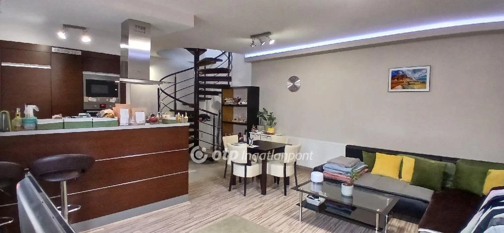 Eladó Lakás, Budapest 6. ker.