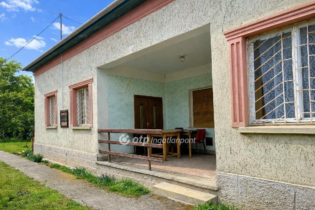 Eladó Ház, Szentmártonkáta