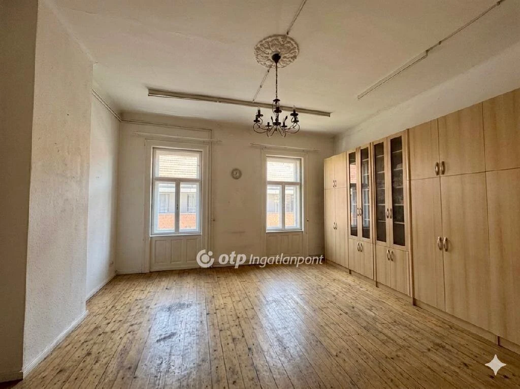 Eladó Lakás, Budapest 8. ker.