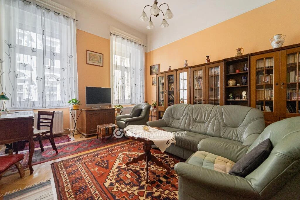 Eladó Lakás, Budapest 6. ker.
