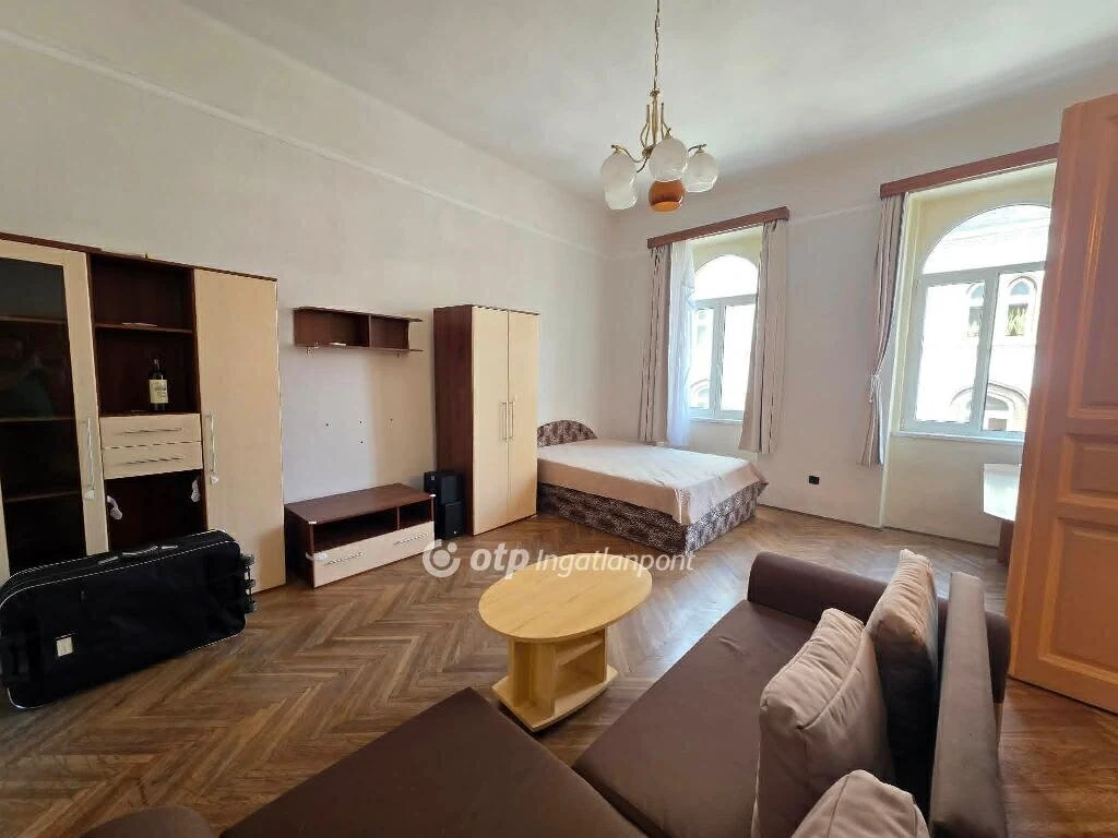 Eladó Lakás, Budapest 6. ker.