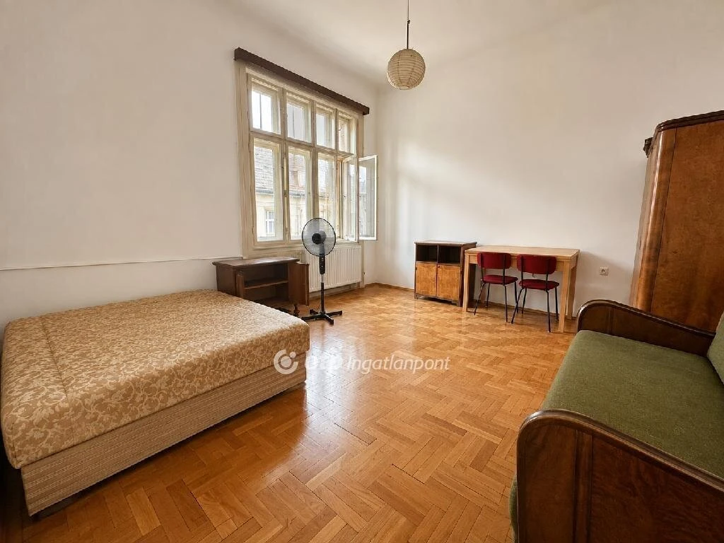 Eladó Lakás, Budapest 8. ker.